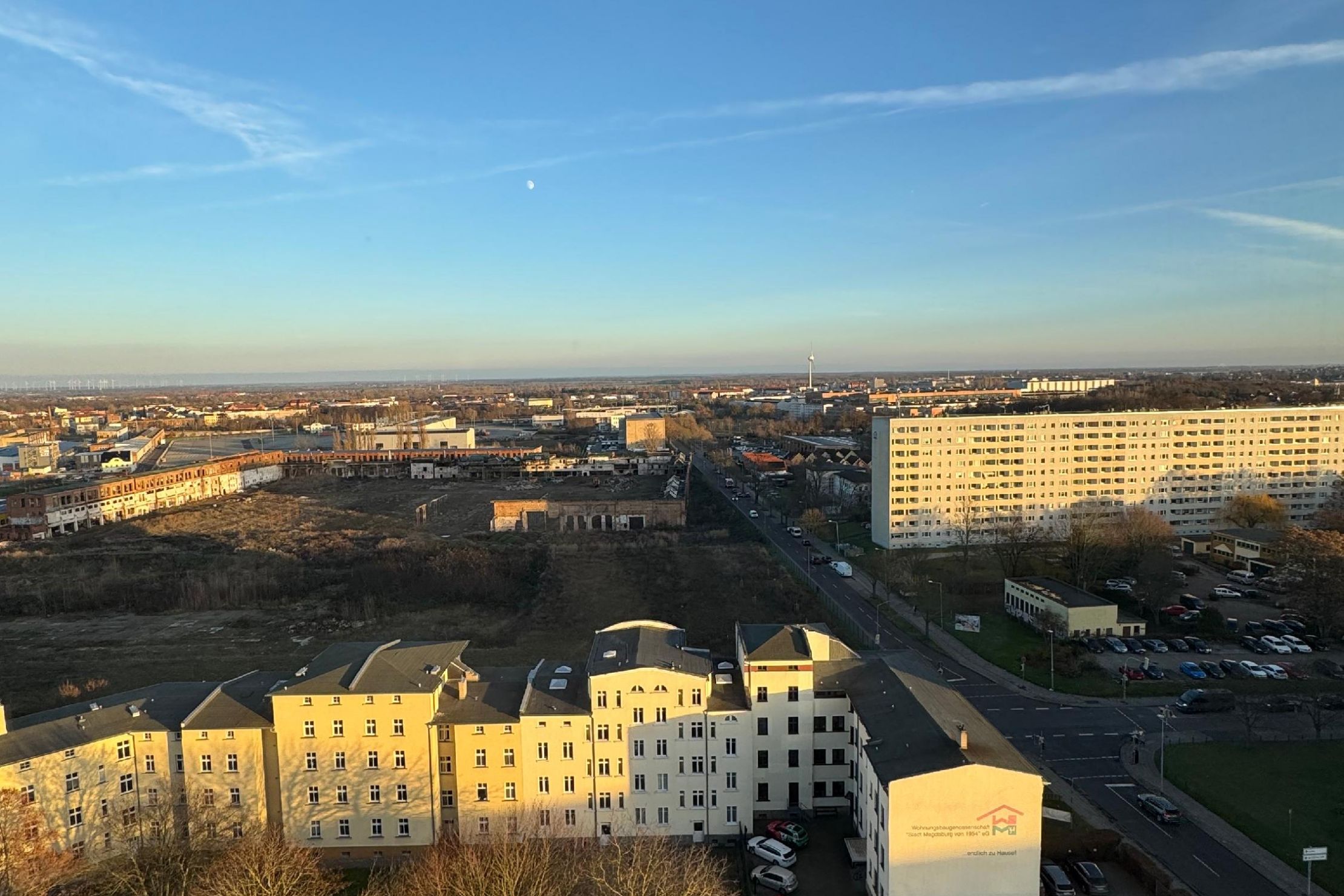 Hintergrundbild Angebot Nie wieder Streit ums Bad! Hier gibt es zwei!