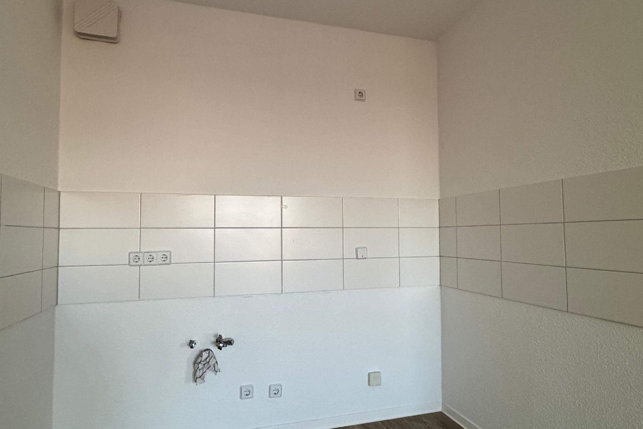 Hintergrundbild Angebot Nie wieder Streit ums Bad! Hier gibt es zwei!