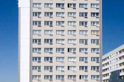 Hintergrundbild Angebot Nie wieder Streit ums Bad! Hier gibt es zwei!