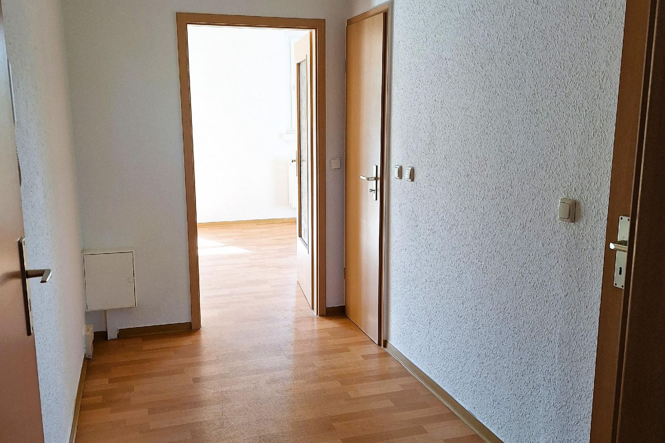 Hintergrundbild Angebot Komfortable kleine 4-Raum-Wohnung!