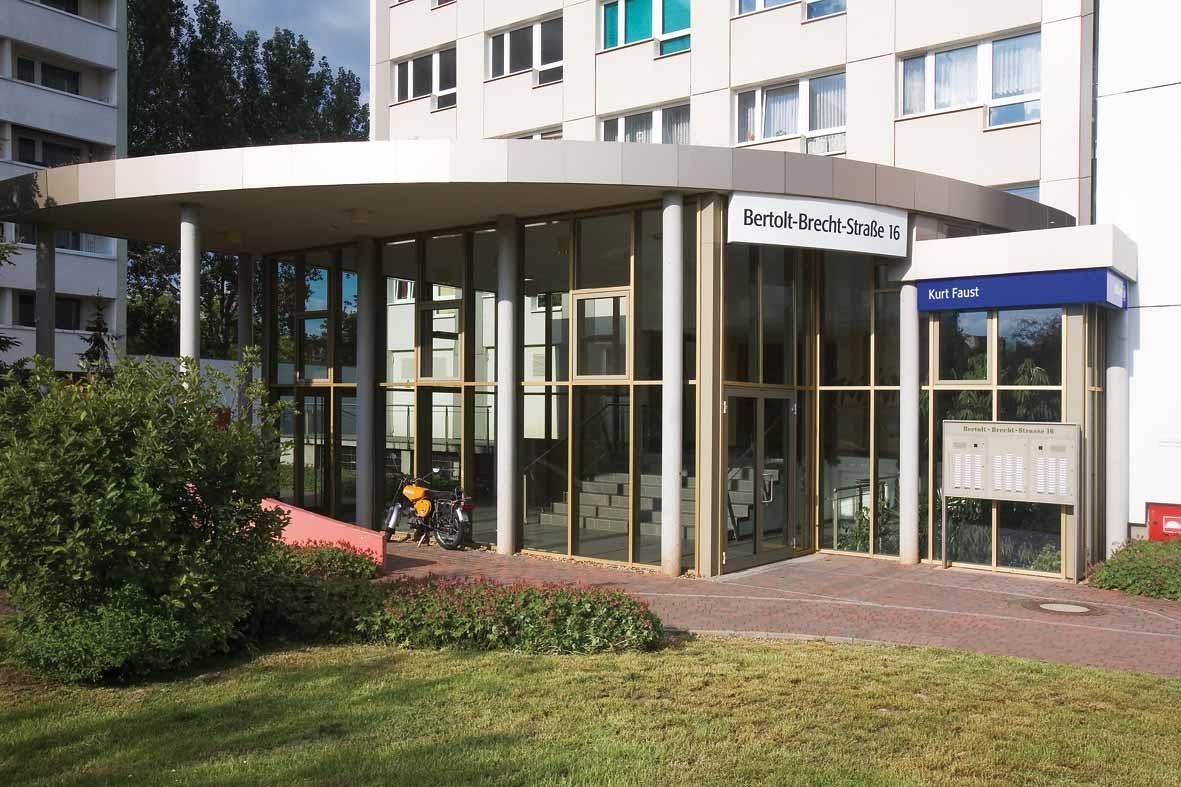 Hintergrundbild Angebot Nie wieder Streit ums Bad! Hier gibt es zwei!