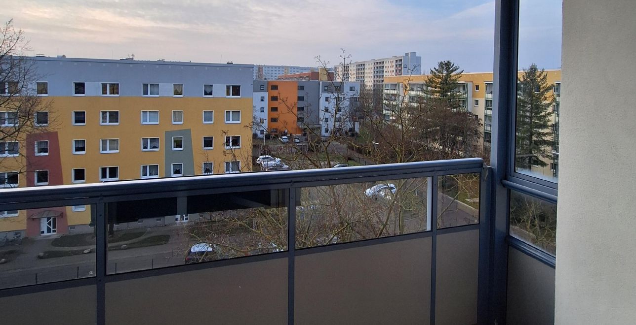 Ansicht Angebot Großer, komfortabler Balkon!